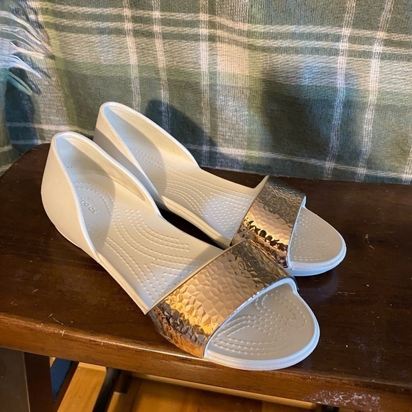 Crocs Lina D’Orsay flat white with hammered copper size 6 - Picture 1 of 5